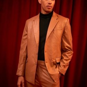 BRAND NEW Tan Suit Jacket (42)